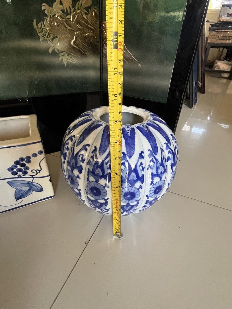 Assorted vintage porcelain vase (Category: Other Home Decor) located in Calasiao. Submitted by xwbj4ycjw975281 (Listing ID 1462153490, Image 3). Description: onhand original all in excellent condition very pretty .