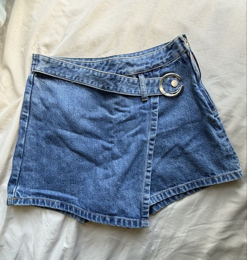 Asymmetrical Denim Skort (Category: Skirts) located in Manila. Submitted by xmagic.shopx (Listing ID 1462154583, Image 1). Description: .