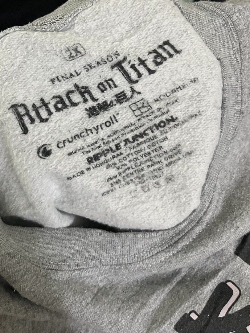 Attack on Titan Crunchyroll Sweatshirt 2XL (Category: Coats, Jackets and Outerwear) located in Naga. Submitted by rmapprl (Listing ID 1462184357, Image 2). Description: - Attack on Titan Sweatshirt - US Sweatshirt - Features Survey Corps logo - Size: 2XL (fits 28x28) - Color, Print, Fabric: 9/10 - Condition: 9/10 - Perfect for Attack on Titan fans - Code: S153-12.