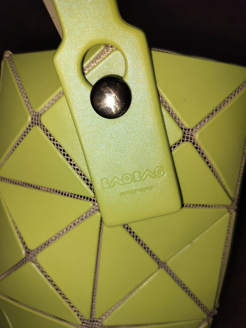 AUTHENTIC BAOBAO ISSEY MIYAKE MOBILE BAG (Category: Purses & Pouches) located in Caloocan City. Submitted by jennielz (Listing ID 1462157841, Image 2). Description: authentic Issey Miyake mobile bag -light green -no flaw -good as new -coded -with micro rfid chip -made in Japan.