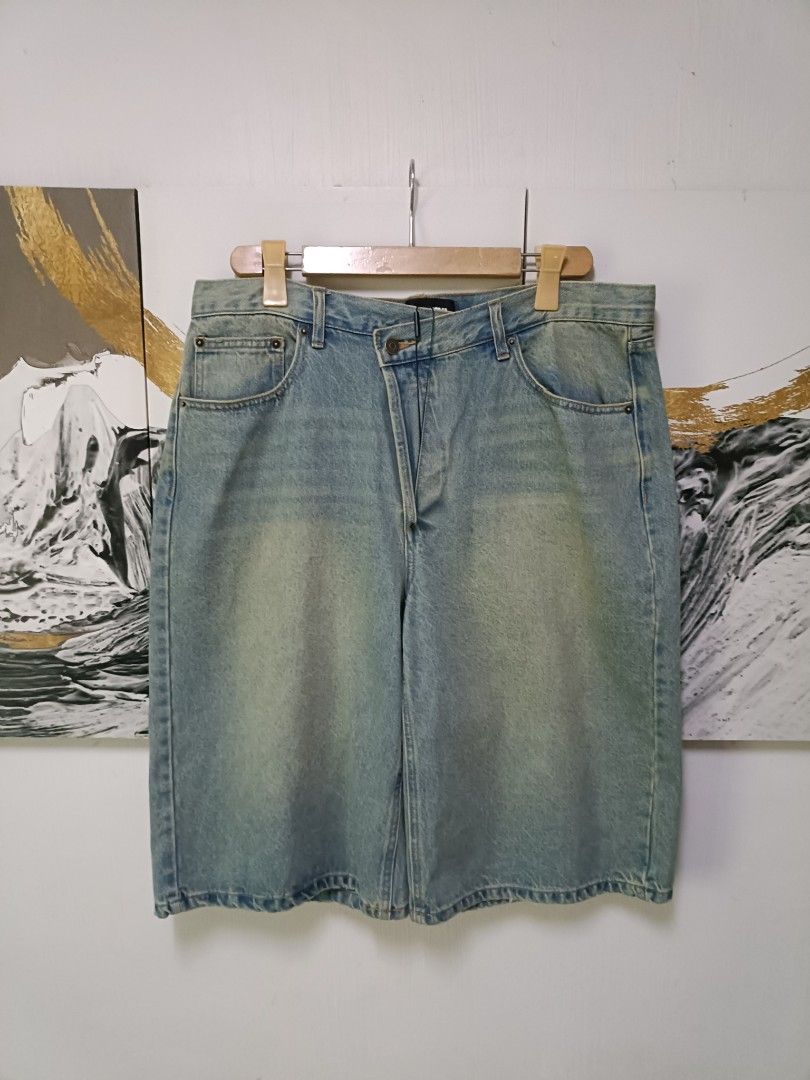 AUTHENTIC FASHIONNOVA LONG JORTS (Category: Shorts) located in Manila. Submitted by bvnnie (Listing ID 1462188544, Image 2). Description: AUTHENTIC FASHIONNOVA LONG JORTS Actual size using inches Waistline /Widht 36 Lenght/26.5 Thight/14 Leg Opening/13 ΑΞ fittings is Large to XL Excellent Condition, Issue:0 Message me Message if you have any other question about sizing. We do shipping nation wide I'm also open for video call so that you can see t