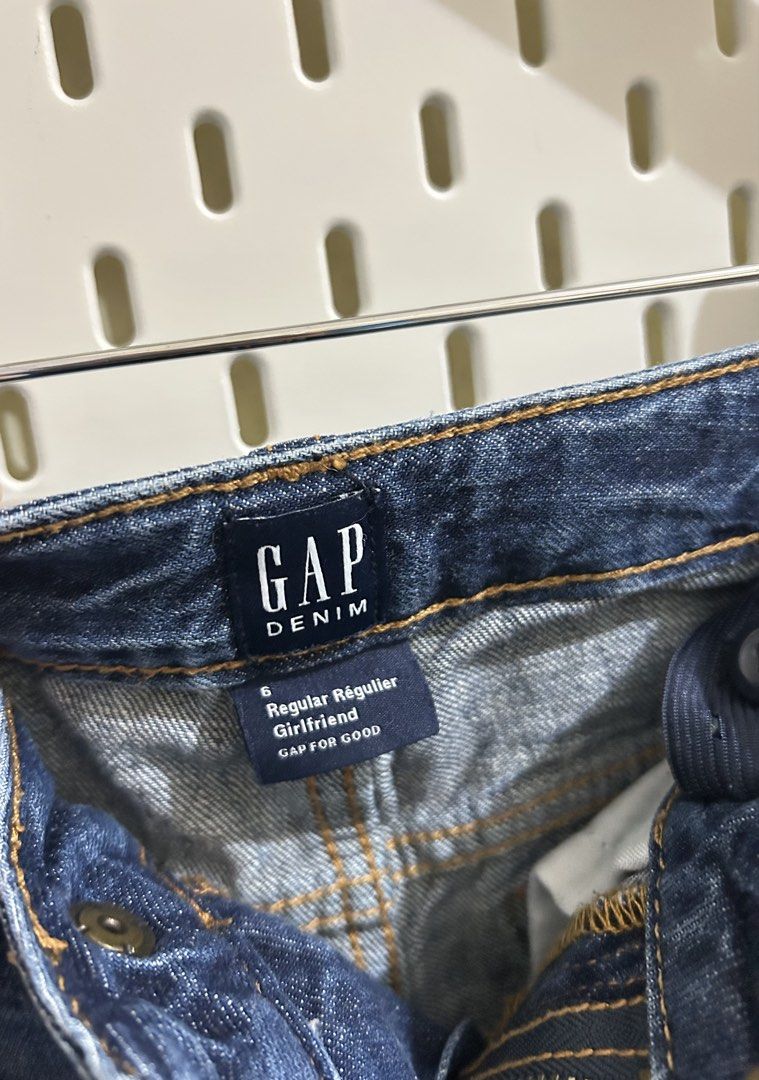 Authentic GAP Kids GirlFriend Jeans (Category: Babies & Kids Fashion) located in Manila. Submitted by maison_marie (Listing ID 1462201432, Image 3). Description: Bought in Canada Brand: GAP Denim Color: Dark Wash Length: 71 cm Features an adjustable waistband with button tabs for a more customized fit Location: Malate, Manila Available for pick-up or same-day delivery. For same-day delivery, buyers are responsible for booking their own rider so y
