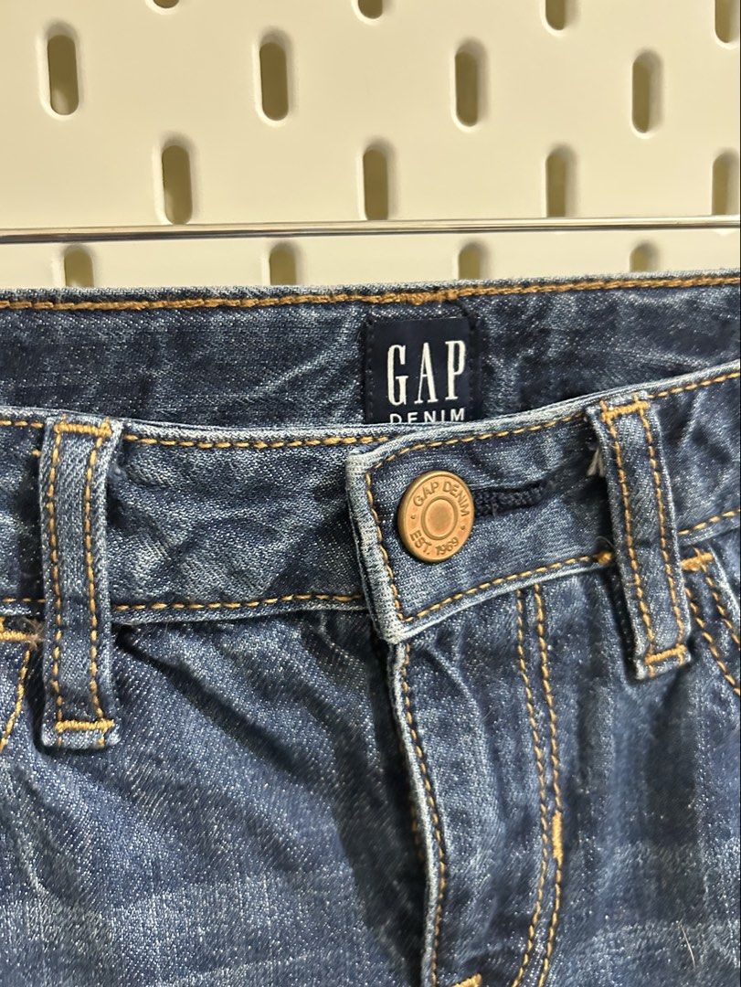 Authentic GAP Kids GirlFriend Jeans (Category: Babies & Kids Fashion) located in Manila. Submitted by maison_marie (Listing ID 1462201432, Image 2). Description: Bought in Canada Brand: GAP Denim Color: Dark Wash Length: 71 cm Features an adjustable waistband with button tabs for a more customized fit Location: Malate, Manila Available for pick-up or same-day delivery. For same-day delivery, buyers are responsible for booking their own rider so y