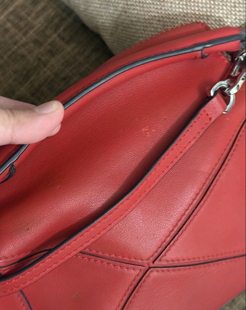 Authentic Loewe Mini Puzzle (Category: Luxury Bags & Wallets) located in Manila. Submitted by luxuryrevamp (Listing ID 1462243177, Image 3). Description: Comes with its OG strap Provided dust bag only .
