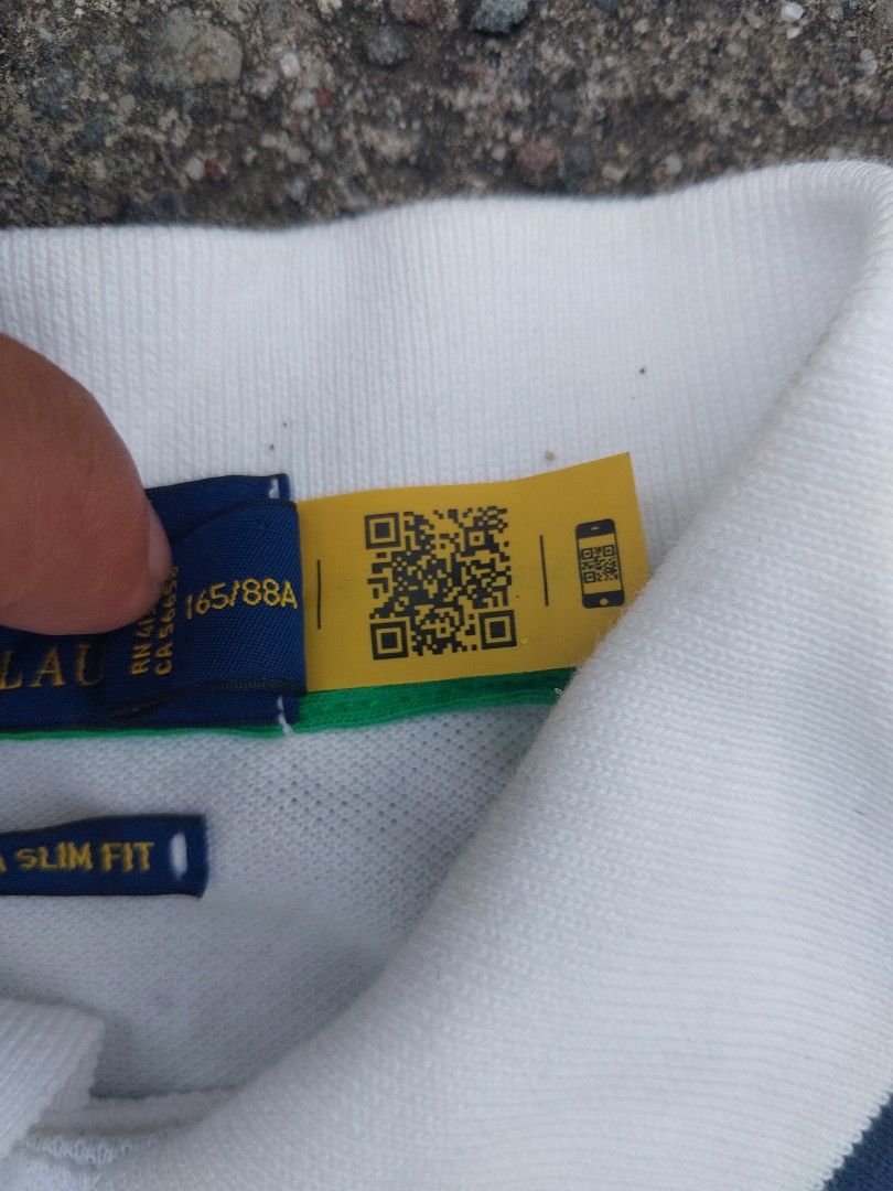 Authentic Ralph Lauren custom slim fit (Category: Formal Shirts) located in Polomolok. Submitted by warmfire.3185dd (Listing ID 1462176649, Image 3). Description: Ralph lauren custom slim fit big pony Excellent to new condition No issue Width'18 Length'27 Color rate:9.9/10 Dm/pm 📩📩 for sure takers🖤 Loc: Mindanao, South Cotabato 9504.