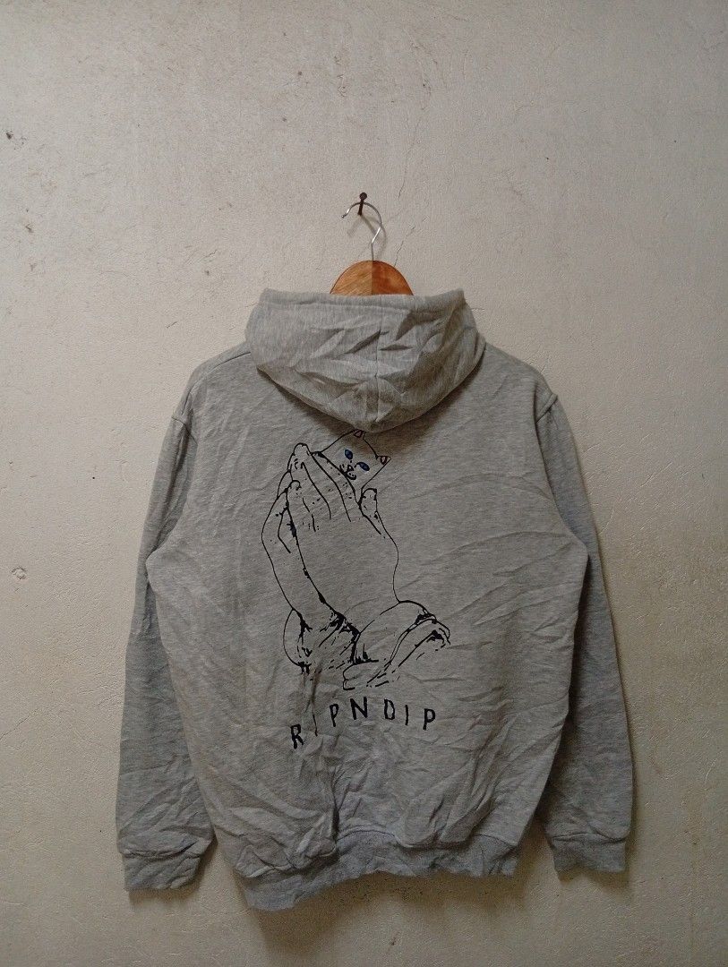 Authentic Ripndip (Category: Hoodies) located in Manila. Submitted by jaylordfermilan (Listing ID 1462117398, Image 1). Description: Cr:10/10 Dimes: 23x28 As new condition Need wash.