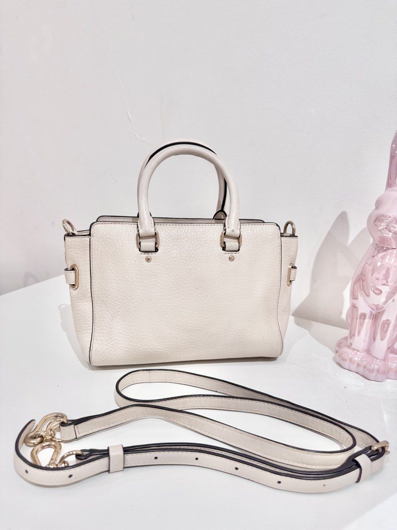 Authentic Vintage Coach MINI Swagger in White (Category: Shoulder Bags) located in Manila. Submitted by strawberrymelo (Listing ID 1462114224, Image 2). Description: .