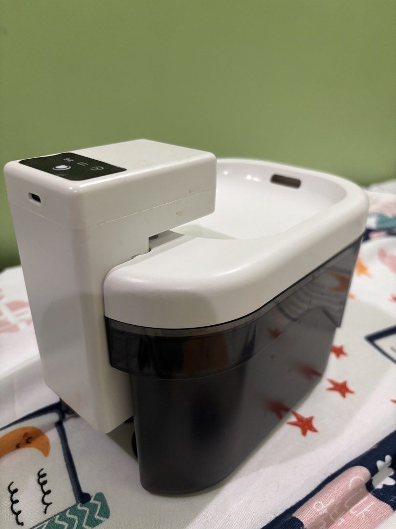 Automatic Pet Water Dispenser (Category: Homes & Other Pet Accessories) located in Rizal. Submitted by youronlineshoppe (Listing ID 1462181707, Image 2). Description: - Automatic pet water dispenser - Keeps water fresh for your pets - Easy to refill - Simple button operation - In good working condition - Ideal for busy pet owners.