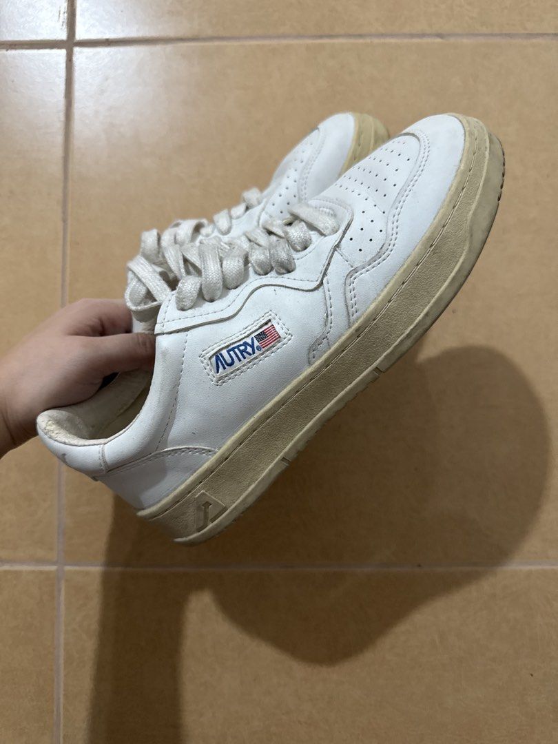 Autry White Leather Sneakers (Category: Sneakers) located in Bulacan. Submitted by maggui (Listing ID 1462224204, Image 2). Description: White leather Autry sneakers as seen on Black pink Rosé Size EU 40 (runs small - can fit 37-39) Used once and been accumulating dust @ shoe storage since (konting punas lang and good as new ulit since it’s leather but I dont have time to clean).