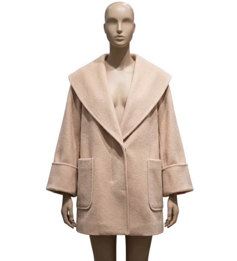 Autumn Winter Wool Oversized Coat (Category: Coats, Jackets and Outerwear) located in Taguig. Submitted by jane.klosette (Listing ID 1462096418, Image 2). Description: BRANDNEW - thick fabric - perfect for winter season - worth to buy Delivery via Lalamove/gogo express, payment first. 📍 Taguig .
