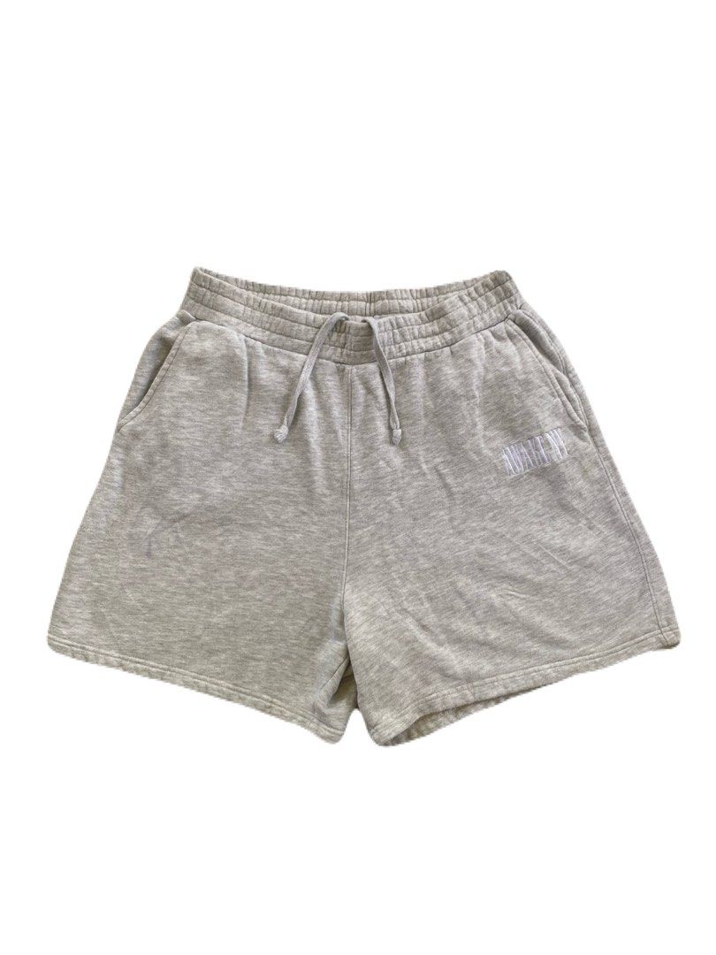 AWAKE NY Grey Sweat Shorts Size L (Category: Shorts) located in Cagwait. Submitted by roundsociety_ph (Listing ID 1462218031, Image 1). Description: - Brand: AWAKE NY - Color: Grey - Style: Sweat Shorts - Size: L - Features: Embroidered logo on left leg, elastic waistband with drawstring, two side pockets - Origin: Made in China.