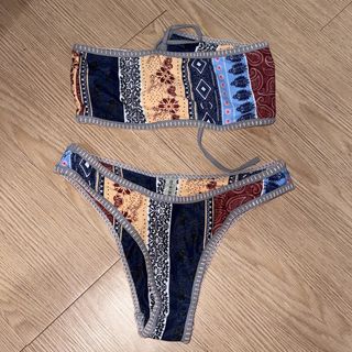 (Category: ) located in . Submitted by khyscloset (Listing ID 1462223428, Image 1). Description: .