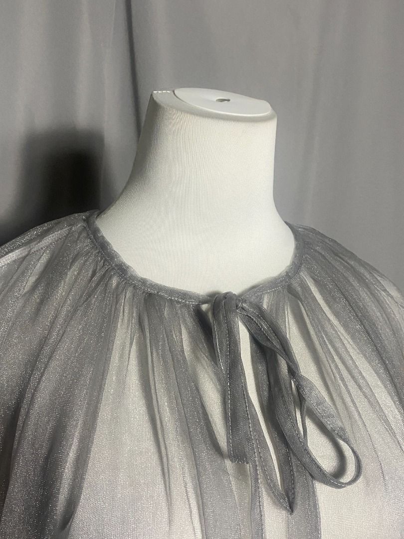Bab Gray Metallic Mesh Top (Category: Others Tops) located in Las Pinas. Submitted by ipickyou (Listing ID 1462183605, Image 3). Description: Unwashed Condition: 10/10 𝗠𝗲𝗮𝘀𝘂𝗿𝗲𝗺𝗲𝗻𝘁𝘀 𝘄𝗵𝗲𝗻 𝗹𝗮𝗶𝗱 𝗳𝗹𝗮𝘁: -Armpit to armpit: 22 1/2” -Length: 26” .