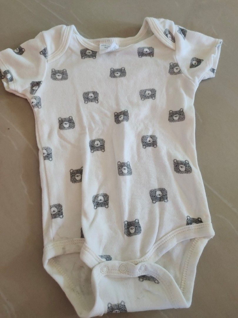 Baby body suit (Category: Babies & Kids Fashion) located in Aliaga. Submitted by kmapparel (Listing ID 1462041647, Image 1). Description: .