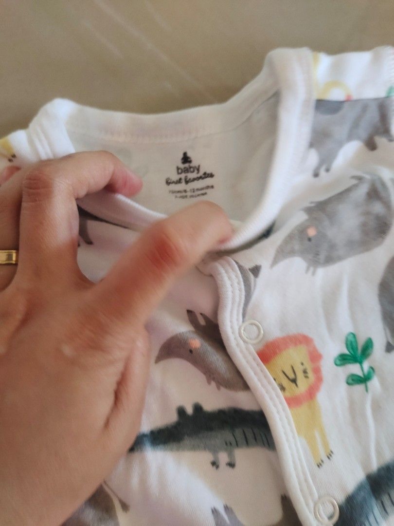 Baby body suit (Category: Babies & Kids Fashion) located in Aliaga. Submitted by kmapparel (Listing ID 1462043122, Image 2). Description: .