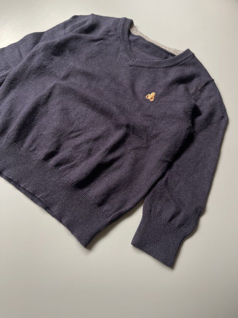 baby gap knit longsleeve (Category: Babies & Kids Fashion) located in Bacoor. Submitted by seven_steal (Listing ID 1462090723, Image 3). Description: baby gap knit longsleeve 12-18mos w minimal discoloration sa shoulder part.