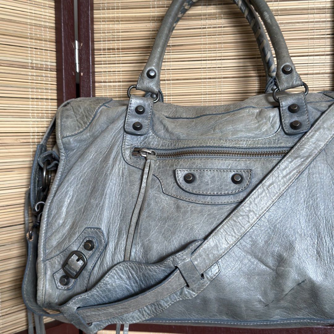 Balenciaga Anthracite City bag (Category: Luxury Bags & Wallets) located in Taguig. Submitted by chic.botique (Listing ID 1462196909, Image 2). Description: .