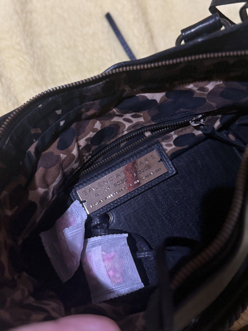 Balenciaga lizard embossed first BLACK (Category: Luxury Accessories) located in Manila. Submitted by pialoved (Listing ID 1462128976, Image 3). Description: .