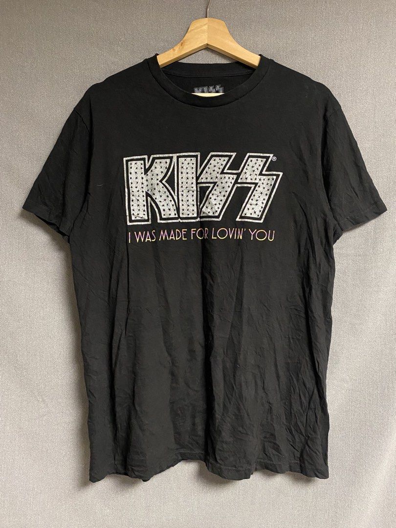 BAND KISS SHIRT (Category: Tshirts & Polo Shirts ) located in Cabuyao City. Submitted by ukaythriftshirt (Listing ID 1462132709, Image 1). Description: BAND KIZZ SHIRT EXCELLENT CONDITION LARGE DIMES 20-27 COLOR RATE 9/10 NO HARD ISSUE JUST A MINIMAL BACON - 250.