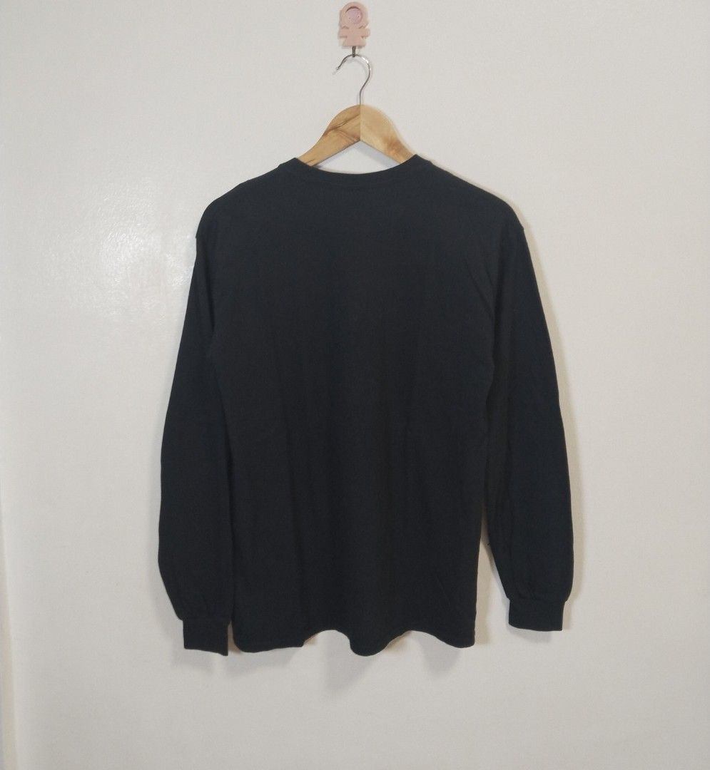 Banksy pullover (Category: Coats, Jackets and Outerwear) located in Pateros City. Submitted by blashjunks.y2k (Listing ID 1462143881, Image 2). Description: BANKSY PULLOVER SIZE MEDIUM ON TAG 27" LENGTH 19" WIDTH 350PHP MSG US.