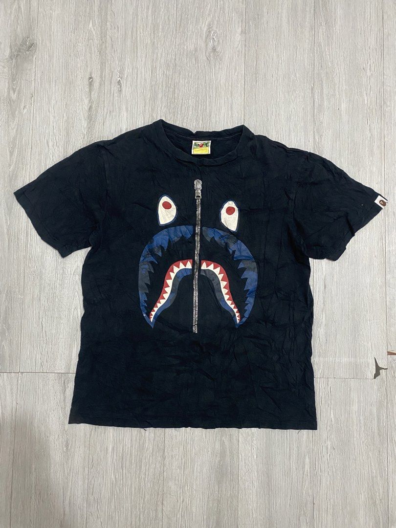 Bape Shark Blue Camou (Category: Coats, Jackets and Outerwear) located in Manila. Submitted by john-wall (Listing ID 1462189614, Image 1). Description: •Authentic •Size: M •Dimension: •Width: 20 •Length: 27 •Condition: excellent •Issue: No.