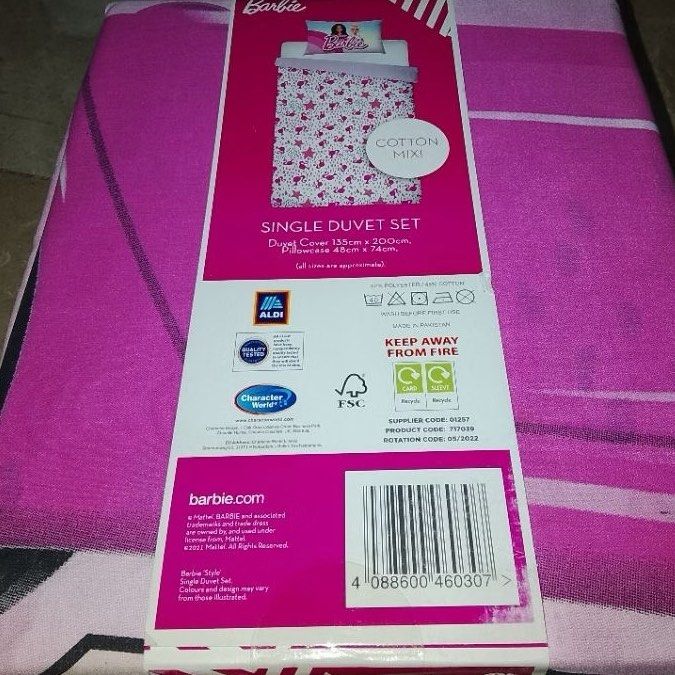 Barbie single duvet cover (Category: Bedding & Towels) located in Quezon City. Submitted by fashionifywardrobe8899 (Listing ID 1462130370, Image 2). Description: .