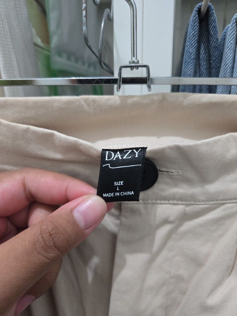 Basic Bage Short - Dazy (Category: Shorts) located in Agoncillo. Submitted by ariannacvii (Listing ID 1462053828, Image 2). Description: 👖 Pre-Loved Basic Bage Short — ₱250 Decluttering my wardrobe and letting go of this pre-loved piece! 🤍 • Size: L • Brand: Dazy (SheIn) • Condition: Like New • Price: ₱250 Easy to style and perfect for everyday wear! ✨ 📌 IMPORTANT NOTE: Some of my clothes have been stored and unused for quite some time, so the