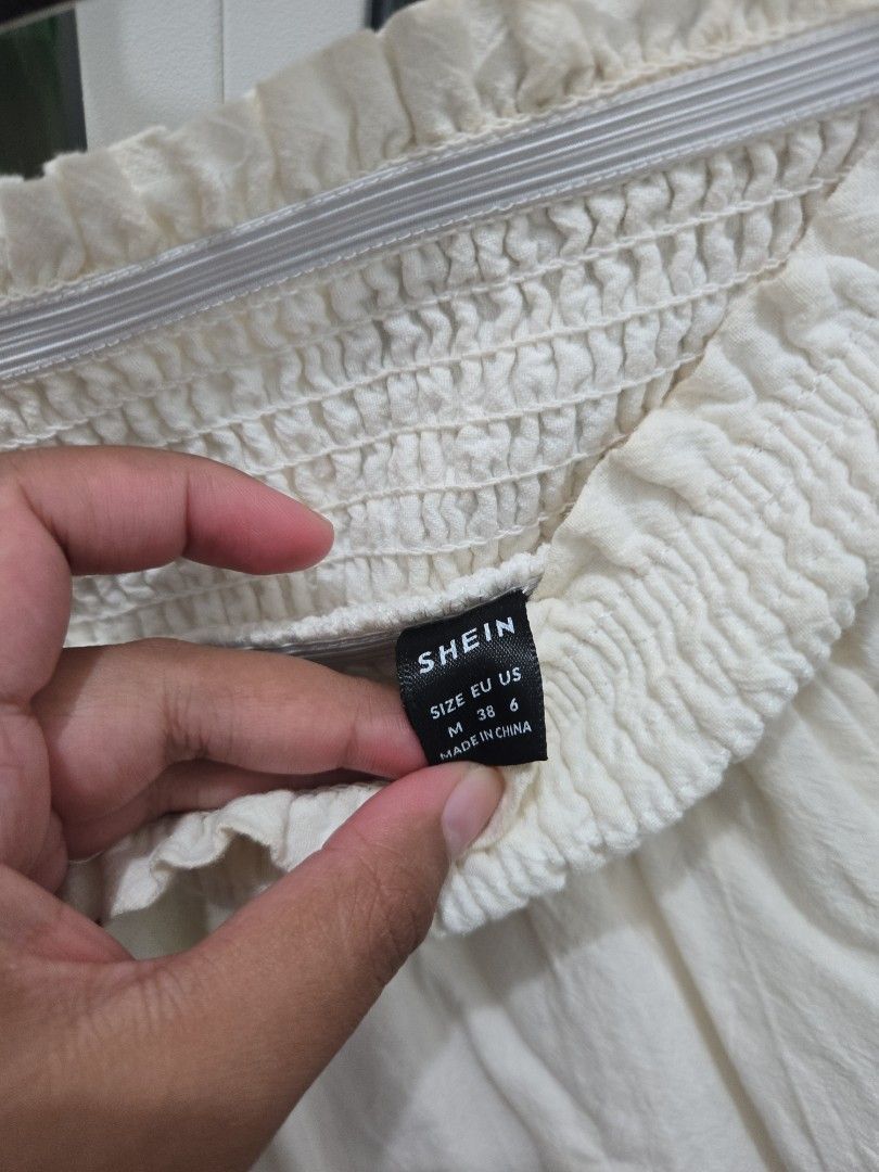 Basic White Skirt - SheIn (Category: Skirts) located in Agoncillo. Submitted by ariannacvii (Listing ID 1462054631, Image 2). Description: 👖 Pre-Loved Basic White Skirt — ₱200 Decluttering my wardrobe and letting go of this pre-loved piece! 🤍 • Size: M • Brand: SheIn • Condition: Like New • Price: ₱200 Easy to style and perfect for everyday wear! ✨ 📌 IMPORTANT NOTE: Some of my clothes have been stored and unused for quite some time, so there m