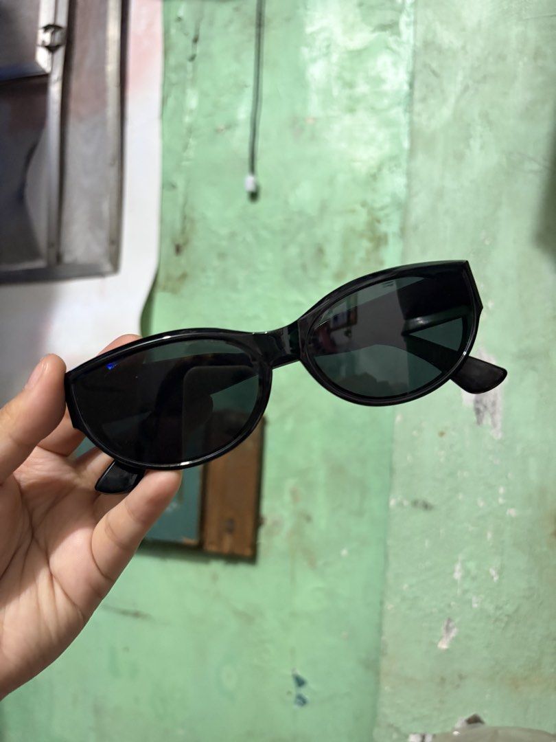 Beach Sunglasses - black (2 pcs) (Category: Sunglasses & Eyewear) located in Quezon City. Submitted by berrystrawng (Listing ID 1462077910, Image 1). Description: used once only (stocked after) ₱100 for 2 pcs rfs: affiliate.