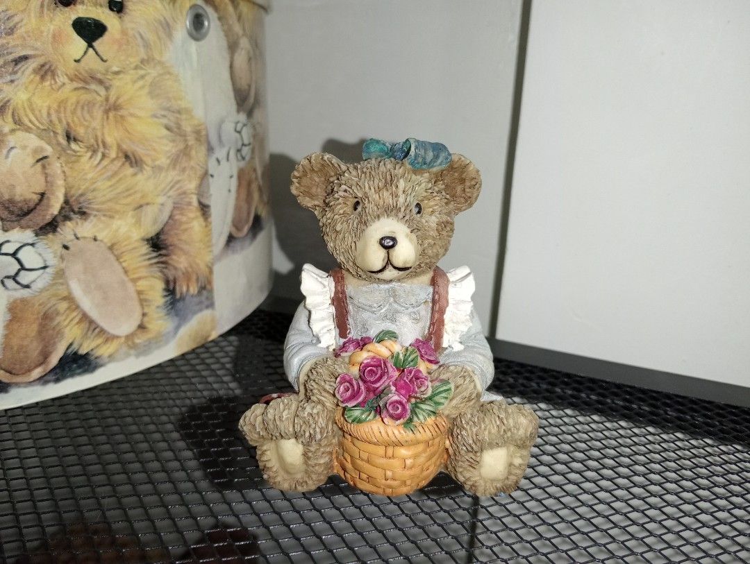BEAR FIGURINE (Category: Other Home Decor) located in Kawit. Submitted by gieclutter (Listing ID 1462042636, Image 1). Description: Flakers and joy reservers are 𝗻𝗼𝘁 𝗮𝗹𝗹𝗼𝘄𝗲𝗱 Actual photos, sized precisely Verify item's dimensions first All sales are final—no returns, exchanges, or refunds 𝗖𝗢𝗡𝗗𝗜𝗧𝗜𝗢𝗡: ・𝗘𝗨𝗖 ・Selling 𝗔𝗦 𝗜𝗦 (for display purposes) ・uneven coatings, scratches, and paint chips 𝗟𝗢𝗖𝗔𝗧𝗜𝗢𝗡: Kawit, Cavite 𝗠�