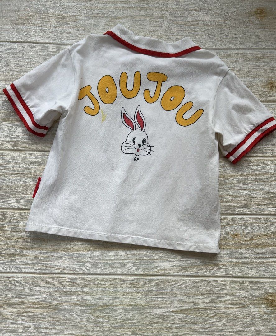 Bebe de Pino short-sleeved top (Category: Babies & Kids Fashion) located in Cebu City. Submitted by yjainani (Listing ID 1462091544, Image 1). Description: Bebe de Pino short-sleeved top featuring a cute rabbit character as a highlight. The top is a clean white with eye-catching red accents ( flaw seen in the pic yellow discoloration ) fits 4 years old.