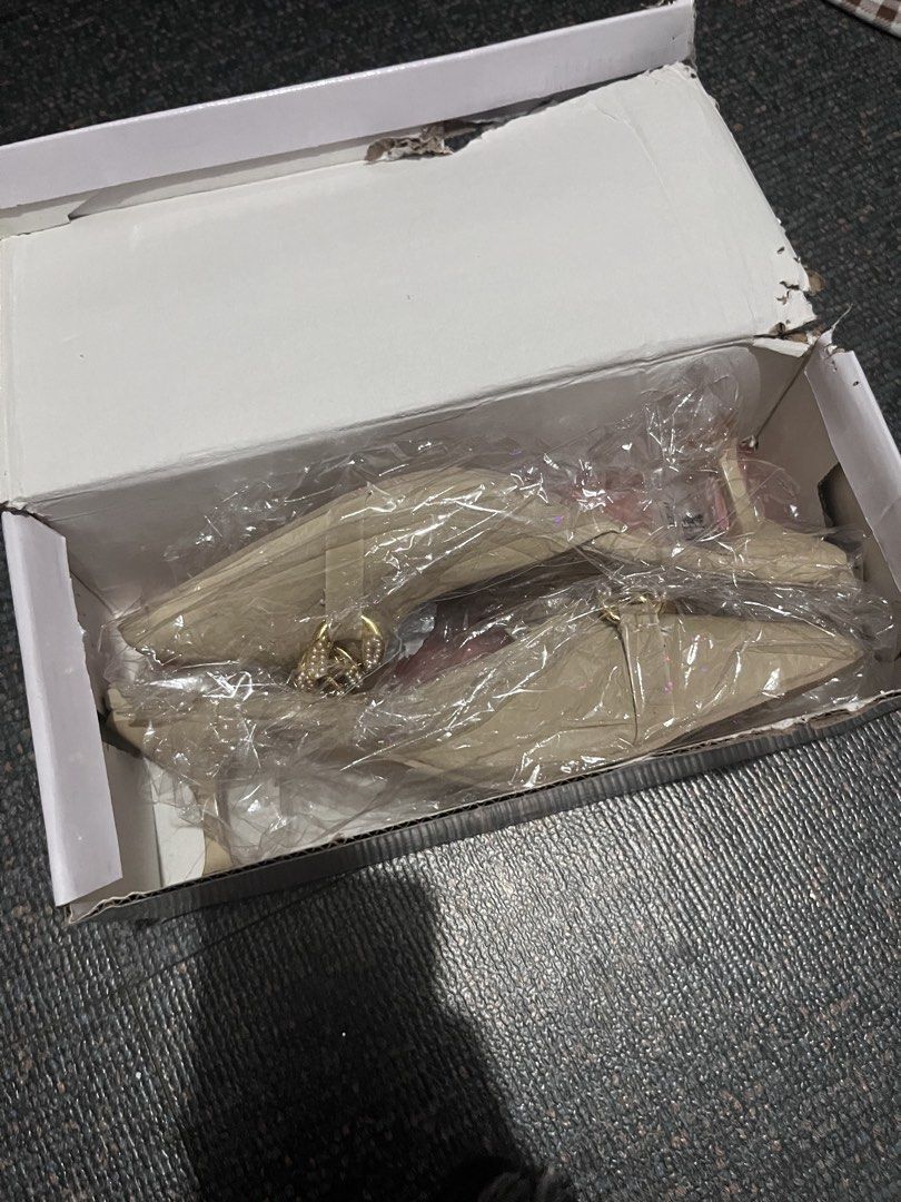 Beige heels (Category: Heels) located in Manila. Submitted by abaddonsclutter (Listing ID 1462210328, Image 2). Description: -BRAND NEW -damage only to box, no damage on heels -free toe cushion -QC/caloocan.