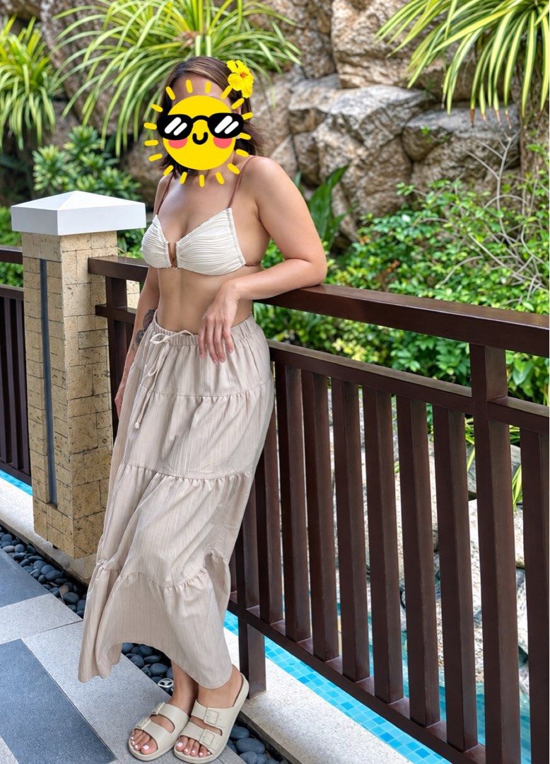 Beige Maxi Skirt / Beach Skirt (Category: Skirts) located in Bulacan. Submitted by ladyjagged (Listing ID 1461776876, Image 1). Description: Used once. No issues🌼 Ganda ng material mga sis. 🌸 Cute, comfy, and easy to style! Garterized elastic waist Lightweight and comfortable • Easy to mix and match Fits small to semi large. ✨.