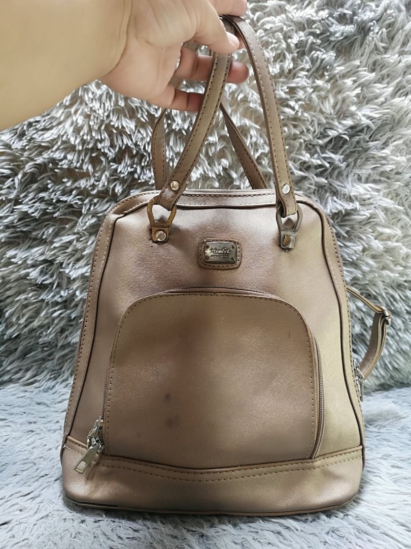 Beige Textured leather Convertible Bag (Category: Backpacks) located in Santa Cruz. Submitted by jmy_surplus.2 (Listing ID 1462047643, Image 2). Description: Size ; 12x13 Color ; Beige Type ; Backpack bag Brand ; No brand Material ; Leather Style ; Beige Leather Convertible bag LR 165 JMY 4 Batch #220.