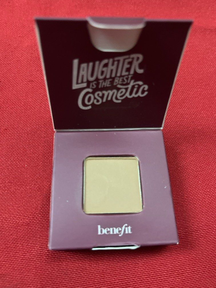BENEFIT HOOLA MINI (Category: Makeup) located in Manila. Submitted by luxeclassyshop (Listing ID 1462134041, Image 2). Description: Mini 1.8g Bronzer Original.