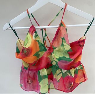 (Category: ) located in . Submitted by closetbyklg (Listing ID 1462120618, Image 1). Description: .