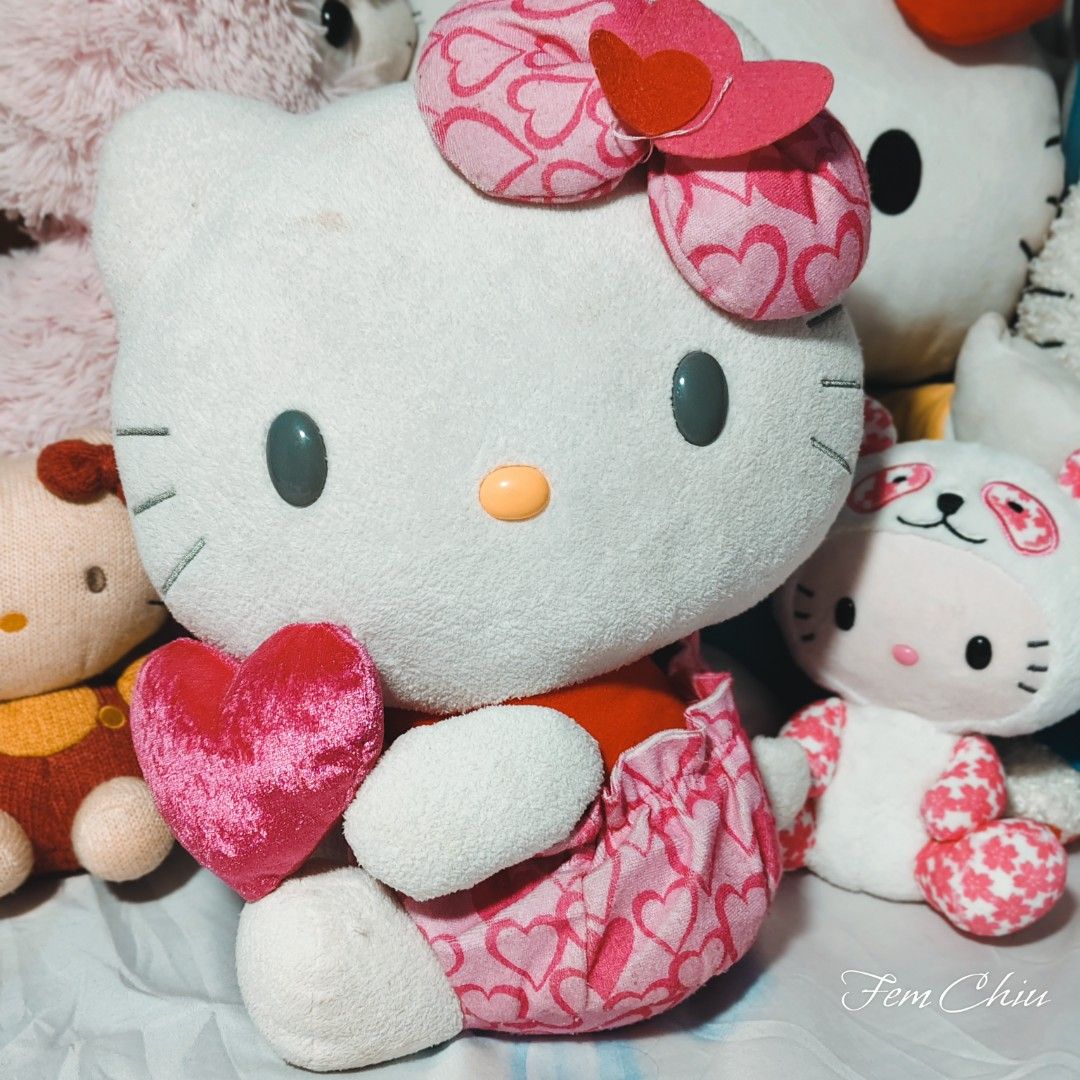 Big Hello Kitty stuff toy plush (Category: Plushies & Soft Toys) located in Pateros City. Submitted by soshifem (Listing ID 1462049766, Image 1). Description: needs wash jumbo size approximately 18-20 inches.