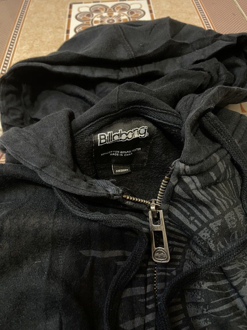 BILLABONG ZIP UP HOODIE (Category: Coats, Jackets and Outerwear) located in Cabuyao City. Submitted by jeirussamson897 (Listing ID 1462055374, Image 3). Description: BILLABONG ZIP UP HOODIE medium 20-21 width 27 length excellent condition needwash color rate 9/10 condition 9/10 349+sf (previously 499+sf).