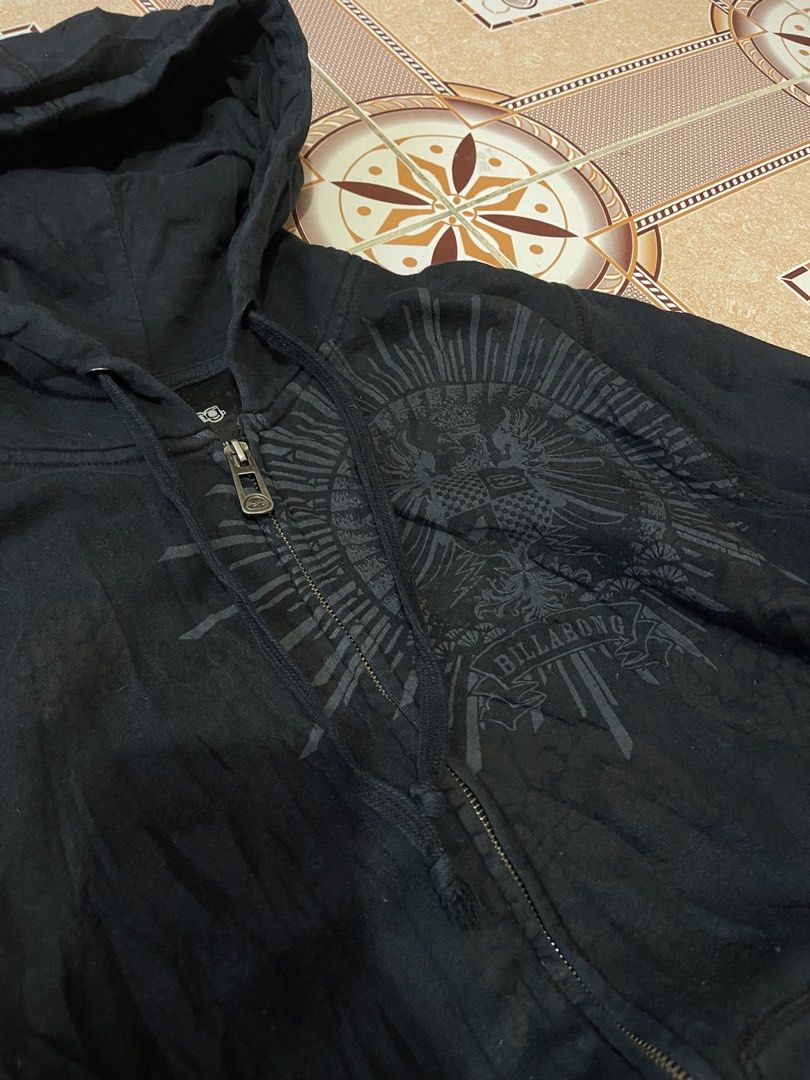 BILLABONG ZIP UP HOODIE (Category: Coats, Jackets and Outerwear) located in Cabuyao City. Submitted by jeirussamson897 (Listing ID 1462055374, Image 2). Description: BILLABONG ZIP UP HOODIE medium 20-21 width 27 length excellent condition needwash color rate 9/10 condition 9/10 349+sf (previously 499+sf).