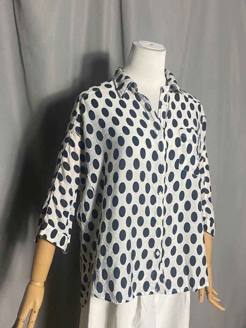 Black and White Polka Dot Button Down Top (Category: Shirts) located in Las Pinas. Submitted by ipickyou (Listing ID 1462186833, Image 2). Description: Unwashed Condition: 10/10 𝗠𝗲𝗮𝘀𝘂𝗿𝗲𝗺𝗲𝗻𝘁𝘀 𝘄𝗵𝗲𝗻 𝗹𝗮𝗶𝗱 𝗳𝗹𝗮𝘁: -Armpit to armpit: 25” -Length: 22G, 27 1/2L” .