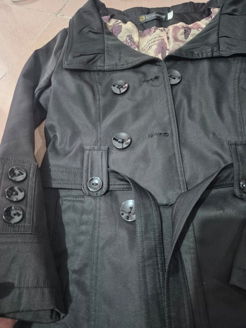 Black Dress Trench Coat (Category: Coats, Jackets and Outerwear) located in Calamba. Submitted by bb.lace (Listing ID 1461829798, Image 2). Description: repriced no issue just some loose threads.