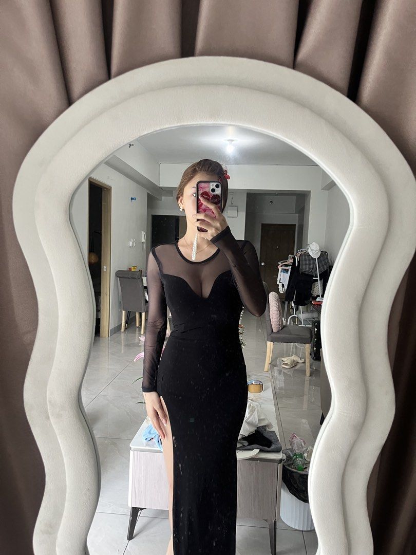 Black mesh gown long sleeves (Category: Evening dresses & gowns) located in Paranaque City. Submitted by lalalavae (Listing ID 1462248338, Image 2). Description: Small to medium Medyo stretchy .