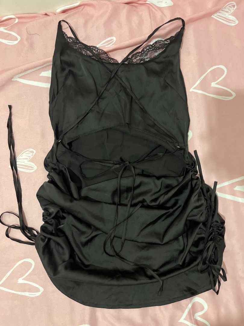 Black Mini Dress (Category: Dresses) located in Antipolo. Submitted by sldchloe_declutters (Listing ID 1462189069, Image 2). Description: Decluttering❤️ • Small to medium Loc: Antipolo.