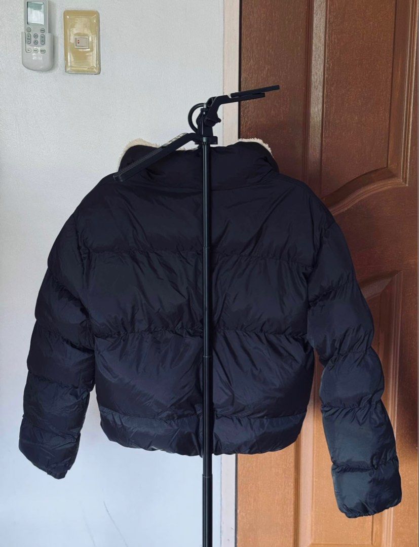 Black Puffer Jacket with Sherpa Lined Collar (Category: Coats, Jackets and Outerwear) located in Pasig City. Submitted by carissuh99 (Listing ID 1462126068, Image 2). Description: - Cozy black puffer jacket - Warm sherpa lining on collar and inside - Front zipper closure - Ideal for cold weather - Great for casual wear - Easy to style.