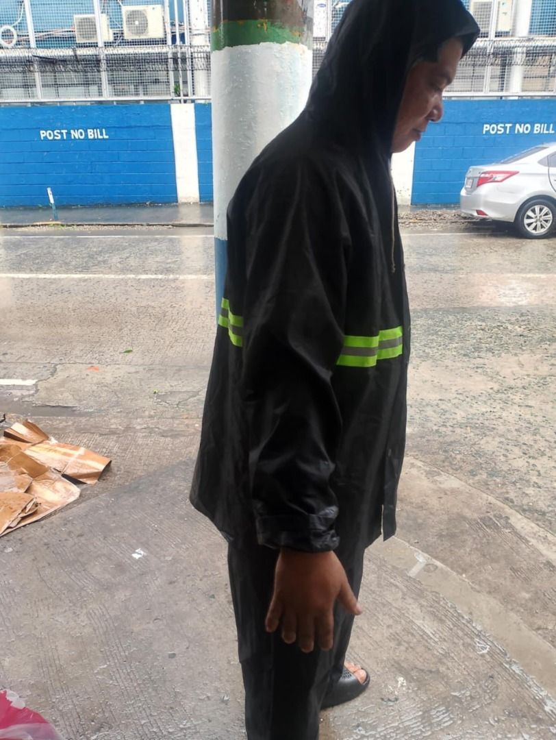 Black reflectorized poncho (Category: Home Improvement Tools & Accessories) located in Manila. Submitted by 09171479278_elsie. (Listing ID 1462043502, Image 2). Description: Black reflectorized poncho .