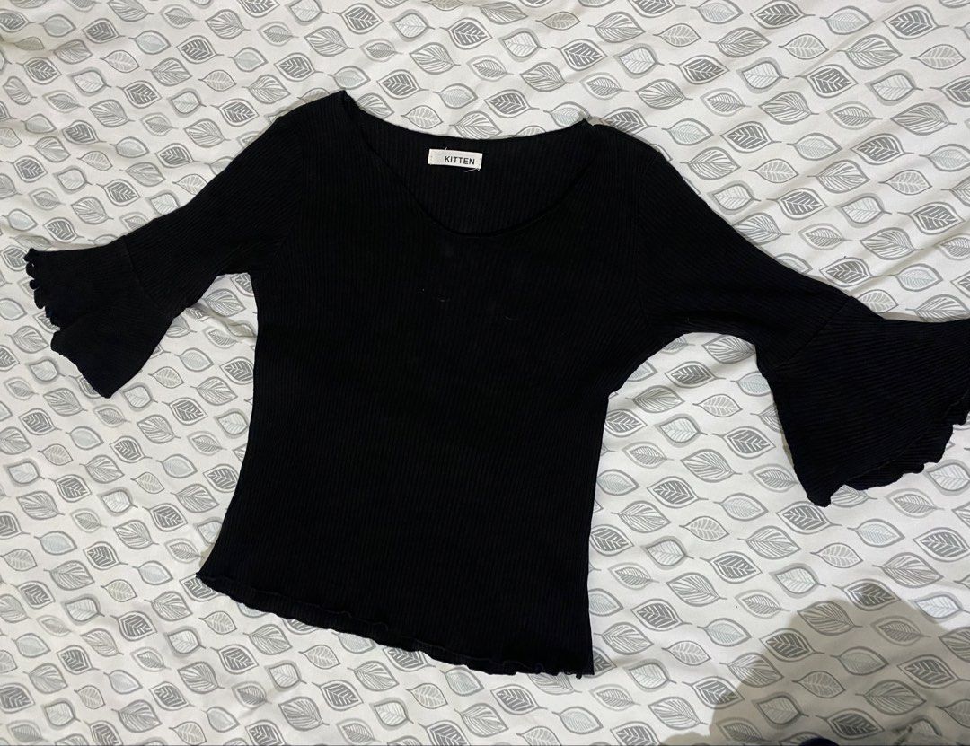 Black Top (Category: Others Tops) located in Quezon City. Submitted by irldn_ (Listing ID 1462178362, Image 1). Description: - used once.