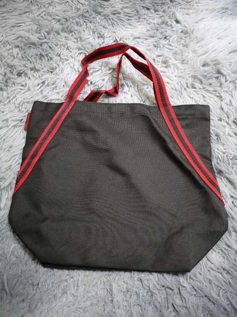 Black With Red Stripe Shoulder Strap Tote Bag (Category: Tote Bags) located in Santa Cruz. Submitted by jmy_surplus.2 (Listing ID 1462175027, Image 1). Description: Size ; L - 10.5 W - 12.4 Color ; Black Type ; Tote Bag Brand ; No brand Material ; Nylon Style ; Black red Tote bag LR 129 JMY 1 Batch #221.