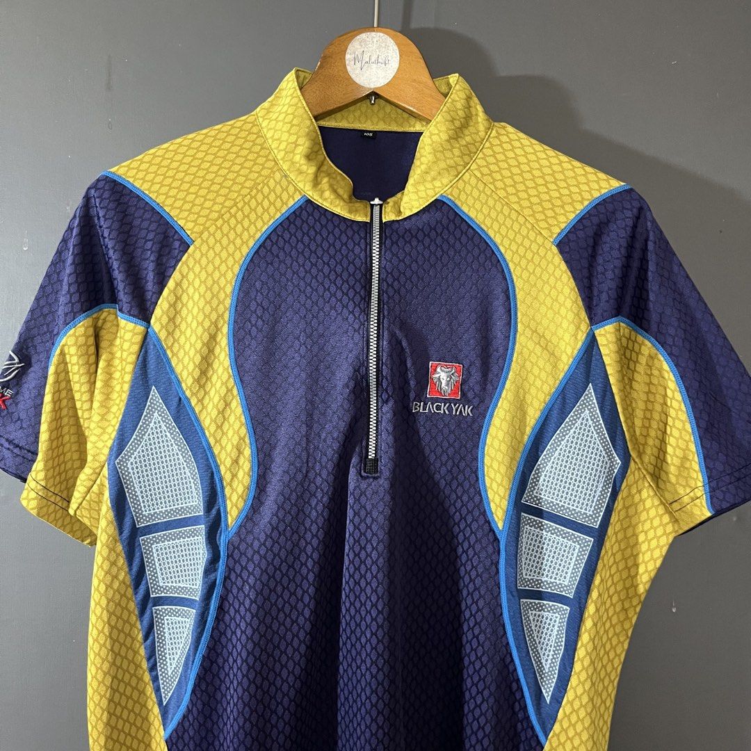BlackYak Active Short Sleeve Half Zip Jersey Size Large (Category: Activewear) located in Butuan. Submitted by maluthrift (Listing ID 1462114002, Image 3). Description: BlackYak Active Short Sleeve Half Zip Jersey Size Large 📏 FLAT LAY MEASUREMENTS •Size on Tag: Large •Width/Pit-to-Pit (Chest): 20” •Length (Top to Bottom): 27” •Sleeves: N/A ✨ FEATURES & DETAILS •Condition : Excellent •Issue : None (No holes, no snags/runs, no stains, no fading) 