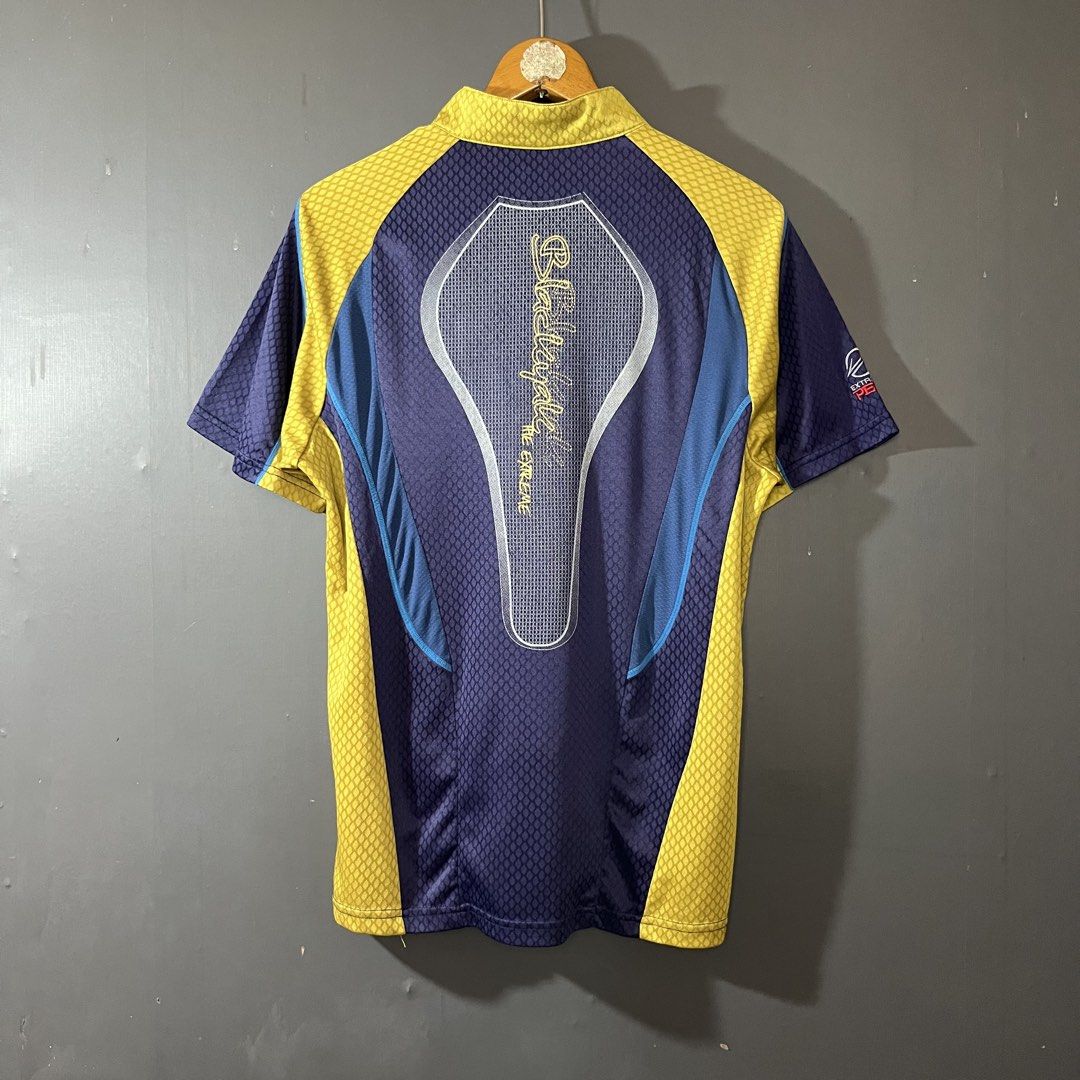 BlackYak Active Short Sleeve Half Zip Jersey Size Large (Category: Activewear) located in Butuan. Submitted by maluthrift (Listing ID 1462114002, Image 2). Description: BlackYak Active Short Sleeve Half Zip Jersey Size Large 📏 FLAT LAY MEASUREMENTS •Size on Tag: Large •Width/Pit-to-Pit (Chest): 20” •Length (Top to Bottom): 27” •Sleeves: N/A ✨ FEATURES & DETAILS •Condition : Excellent •Issue : None (No holes, no snags/runs, no stains, no fading) 