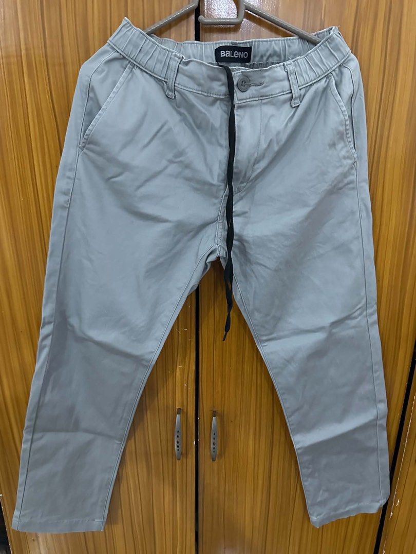 Blue Distressed Skinny Jeans (Category: Jeans) located in Manila. Submitted by vingoodies (Listing ID 1462102282, Image 3). Description: Blue skinny jeans with ripped details on the knees. Classic five-pocket styling. Button and zip closure. These jeans have a worn-in look. Great for casual outfits. P150 each pm lng.